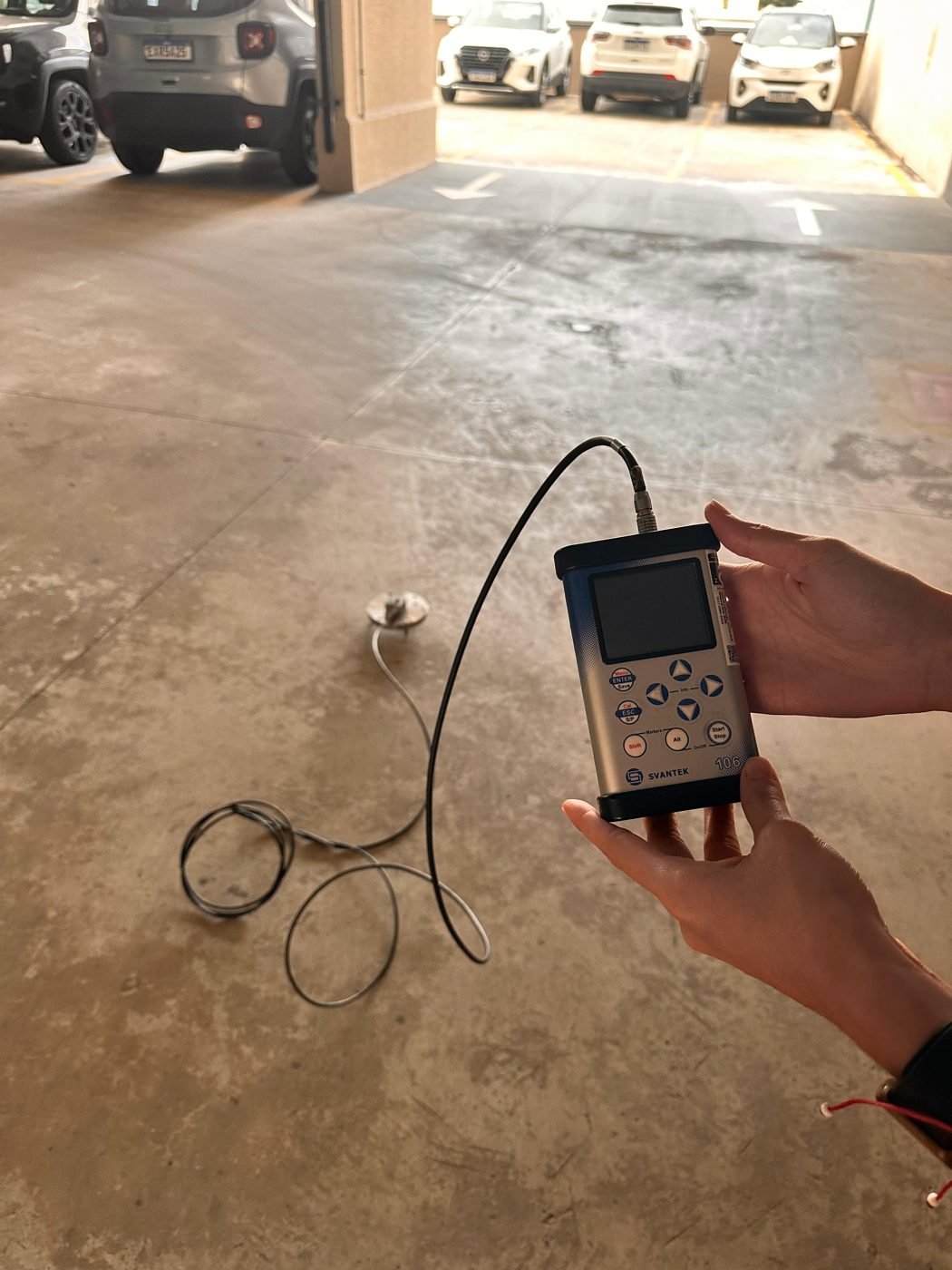Medidor SVANTEK SV106 em medição